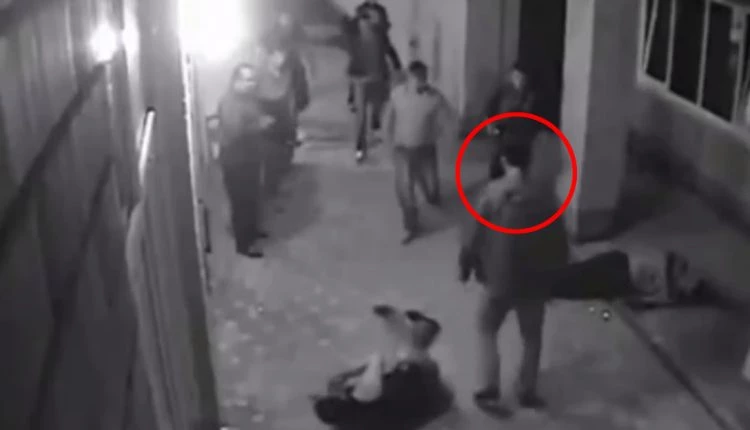 Αλήτες-Καμάκια πειράζουν την κοπέλα μποξέρ… Ακόμη ψάχνουν τα κεφάλια τους – Βίντεο